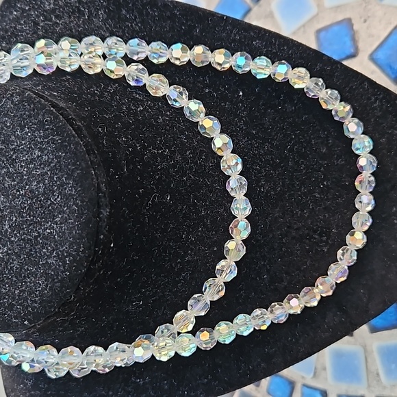 Vintage Faceted Aurora Borealis Beaded Necklace Barrel Clasp Clear/Iridescent OS - Picture 4 of 5